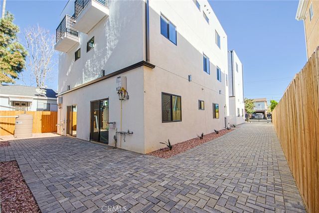 6421 Troost, North Hollywood, CA 91606