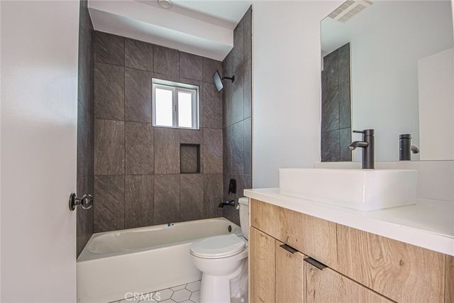 6421 Troost, North Hollywood, CA 91606