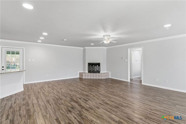 163 Lakeside Drive, Seguin, TX 78155