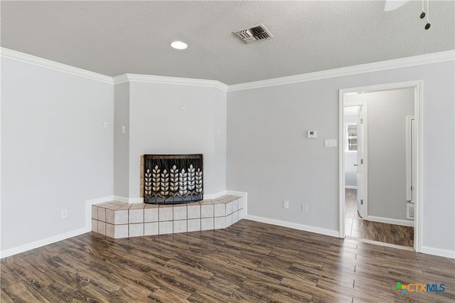163 Lakeside Drive, Seguin, TX 78155