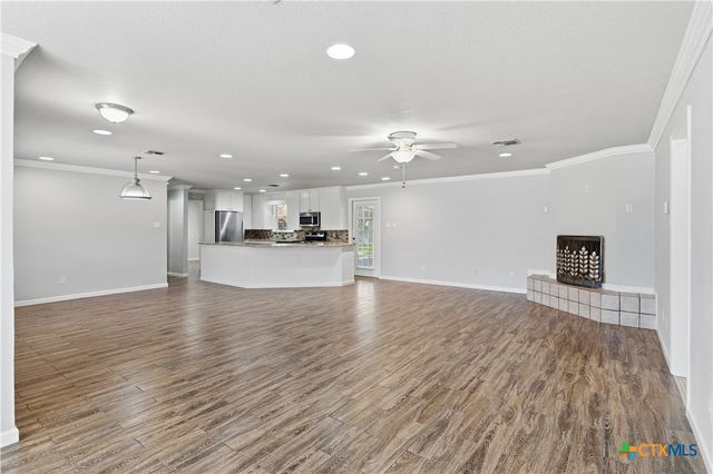163 Lakeside Drive, Seguin, TX 78155
