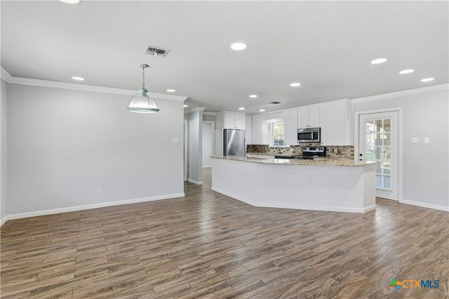 163 Lakeside Drive, Seguin, TX 78155