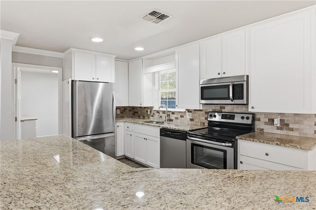 163 Lakeside Drive, Seguin, TX 78155