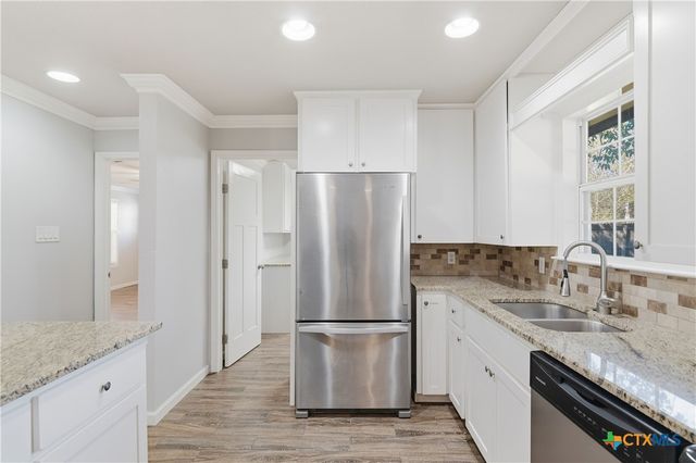 163 Lakeside Drive, Seguin, TX 78155