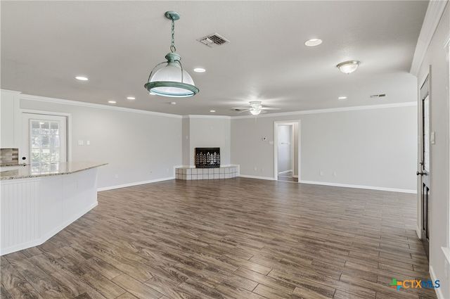 163 Lakeside Drive, Seguin, TX 78155