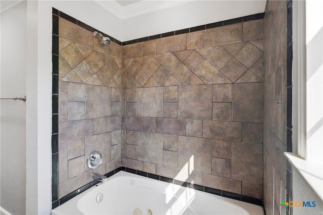 163 Lakeside Drive, Seguin, TX 78155