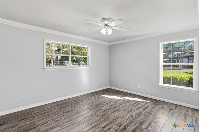 163 Lakeside Drive, Seguin, TX 78155