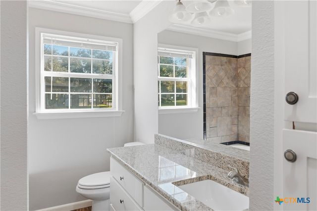 163 Lakeside Drive, Seguin, TX 78155