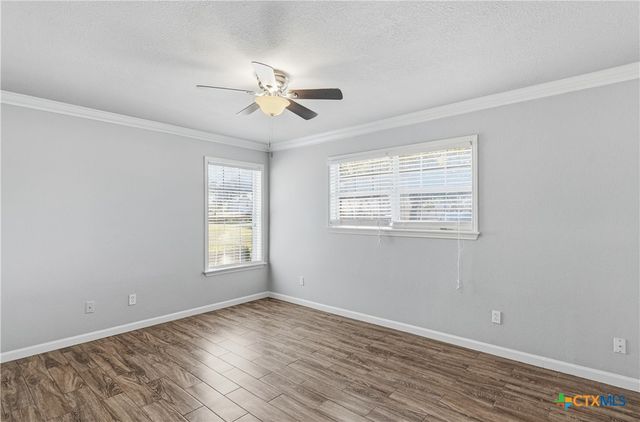 163 Lakeside Drive, Seguin, TX 78155