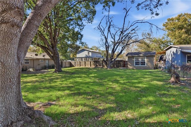 163 Lakeside Drive, Seguin, TX 78155