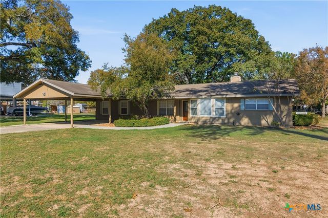 163 Lakeside Drive, Seguin, TX 78155