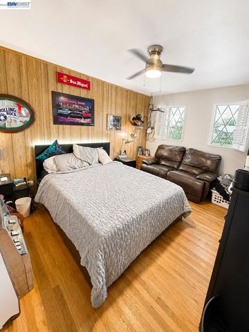 5814 Hemlock St, Sacramento, CA 95841