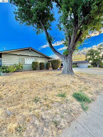 5814 Hemlock St, Sacramento, CA 95841