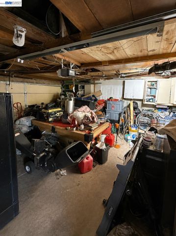5814 Hemlock St, Sacramento, CA 95841