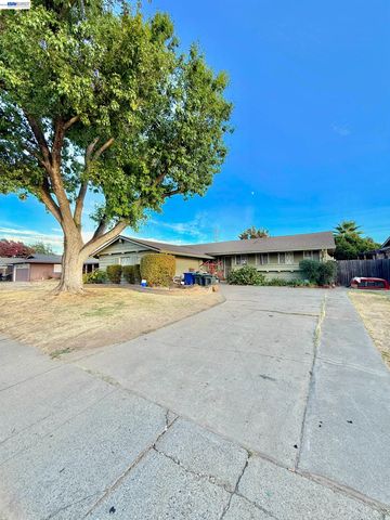 5814 Hemlock St, Sacramento, CA 95841