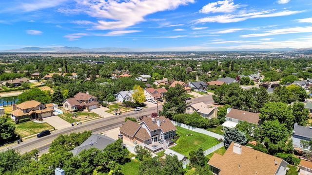 4792 GLASMANN WAY, South Ogden, UT 84403