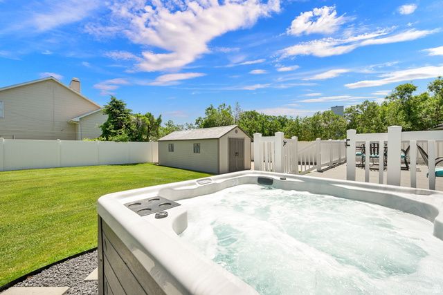 4792 GLASMANN WAY, South Ogden, UT 84403