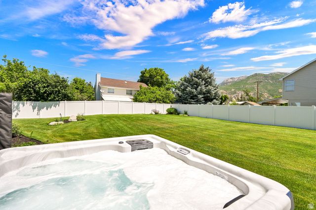 4792 GLASMANN WAY, South Ogden, UT 84403