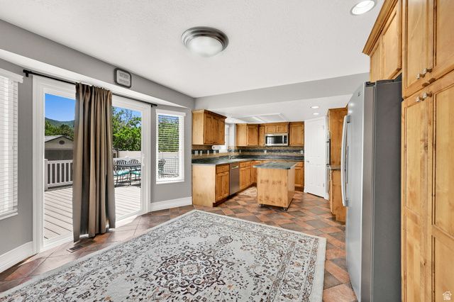 4792 GLASMANN WAY, South Ogden, UT 84403