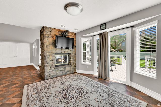 4792 GLASMANN WAY, South Ogden, UT 84403