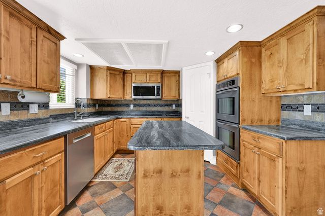 4792 GLASMANN WAY, South Ogden, UT 84403