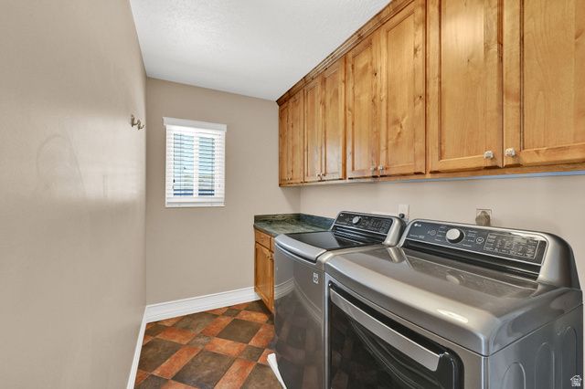 4792 GLASMANN WAY, South Ogden, UT 84403