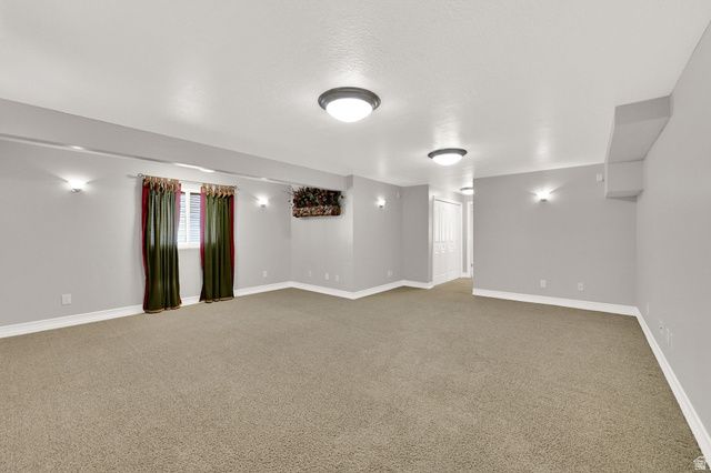 4792 GLASMANN WAY, South Ogden, UT 84403