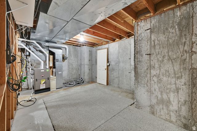 4792 GLASMANN WAY, South Ogden, UT 84403
