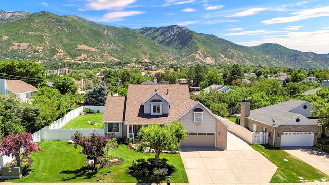 4792 GLASMANN WAY, South Ogden, UT 84403