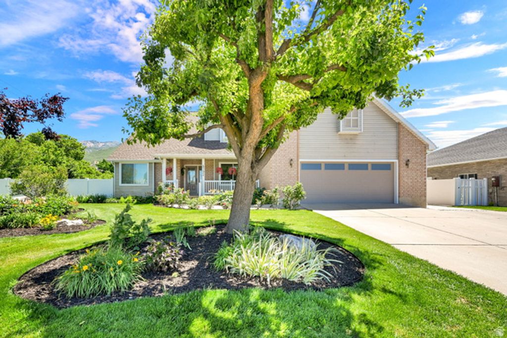 4792 GLASMANN WAY, South Ogden, UT 84403