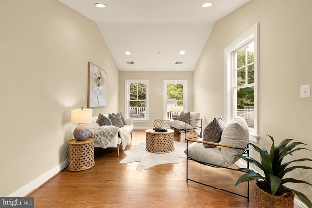5601 VERNON PL, Bethesda, MD 20817
