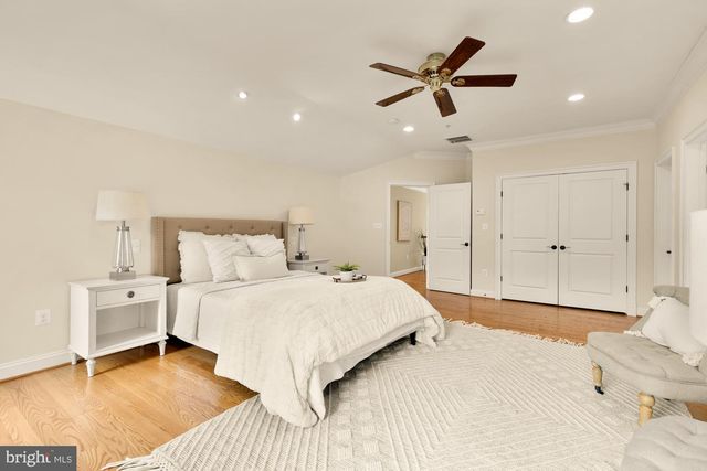 5601 VERNON PL, Bethesda, MD 20817