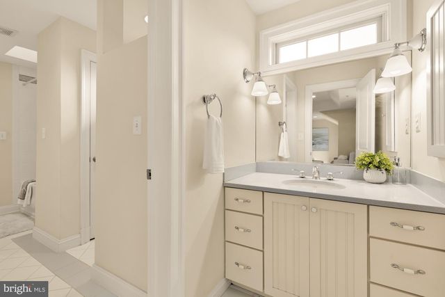 5601 VERNON PL, Bethesda, MD 20817