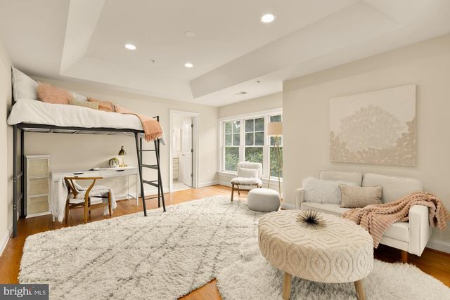 5601 VERNON PL, Bethesda, MD 20817