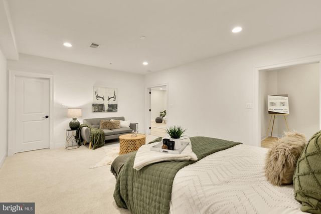 5601 VERNON PL, Bethesda, MD 20817
