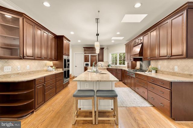 5601 VERNON PL, Bethesda, MD 20817