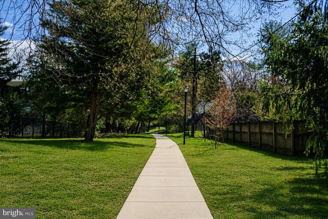 5601 VERNON PL, Bethesda, MD 20817
