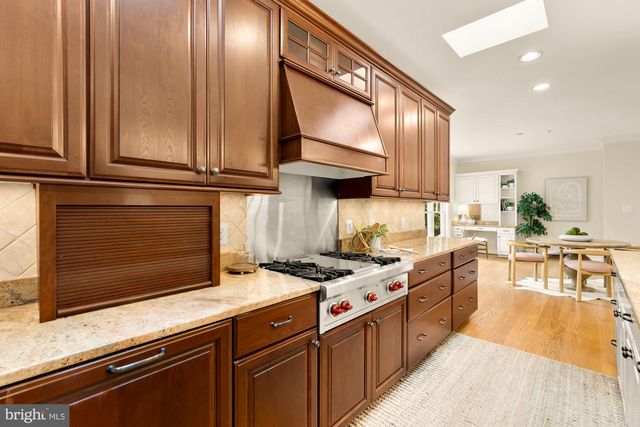5601 VERNON PL, Bethesda, MD 20817