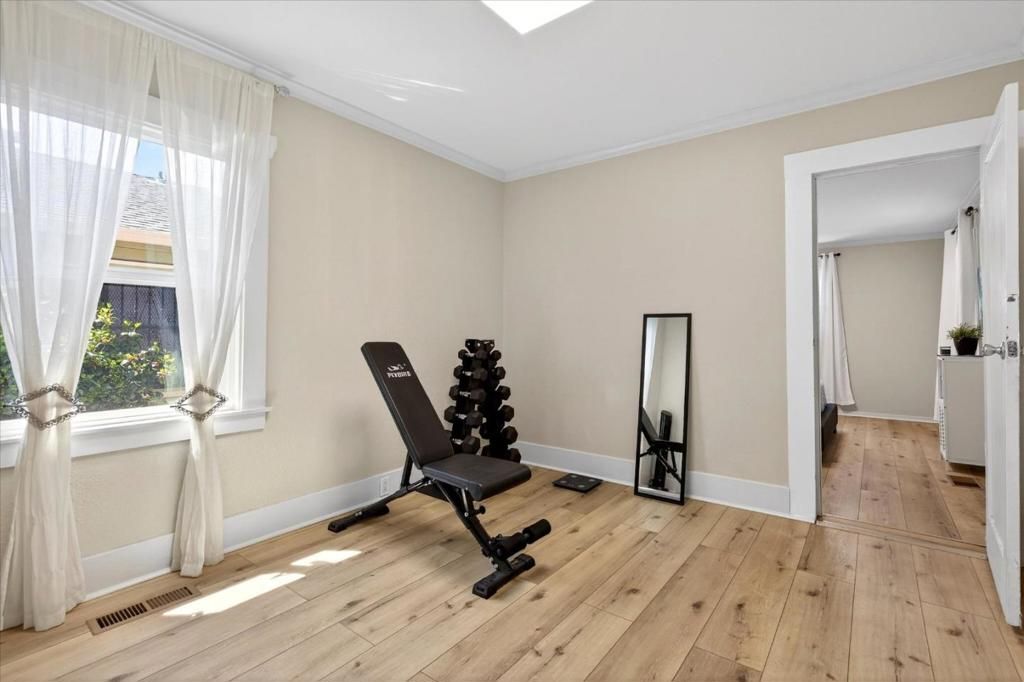 Image 12 of property listing at 2451 65th Avenue, Oakland, CA 94605