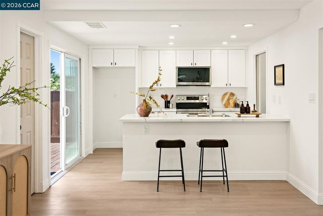 1316 Pineview Ln, Concord, CA 94521