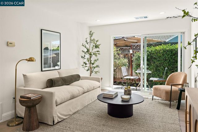 1316 Pineview Ln, Concord, CA 94521