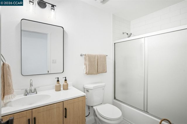 1316 Pineview Ln, Concord, CA 94521