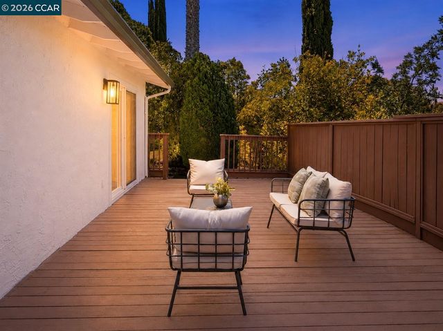1316 Pineview Ln, Concord, CA 94521