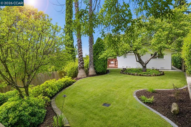 1316 Pineview Ln, Concord, CA 94521