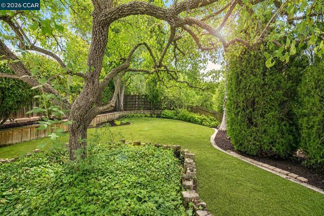 1316 Pineview Ln, Concord, CA 94521