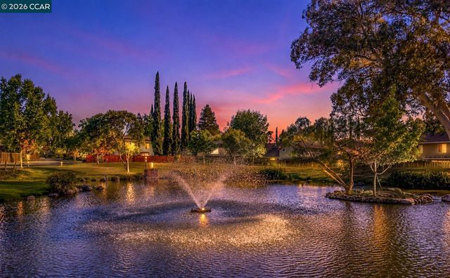 1316 Pineview Ln, Concord, CA 94521