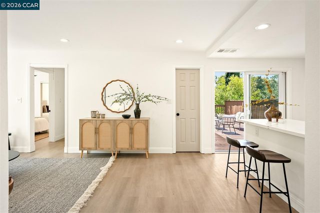 1316 Pineview Ln, Concord, CA 94521