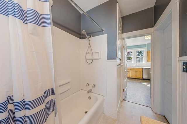 1561 W PROSPECT AVENUE, Appleton, WI 54914