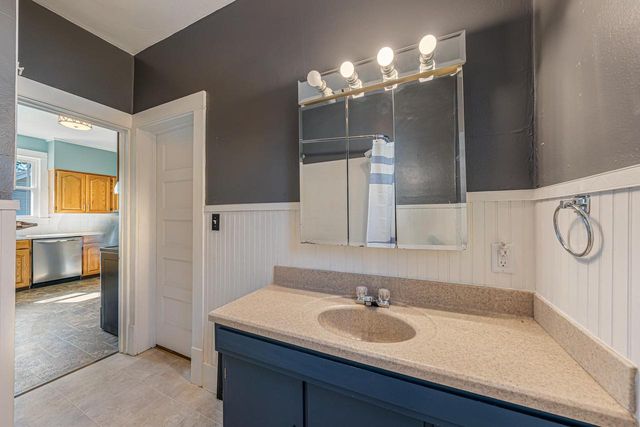 1561 W PROSPECT AVENUE, Appleton, WI 54914