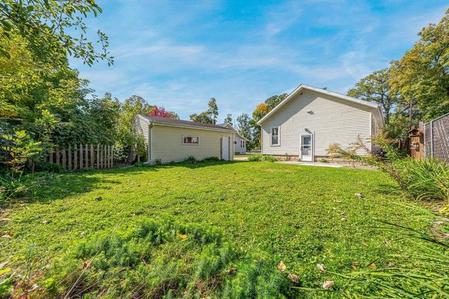 1561 W PROSPECT AVENUE, Appleton, WI 54914